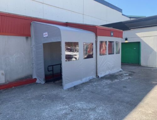 abri-commercial-gris